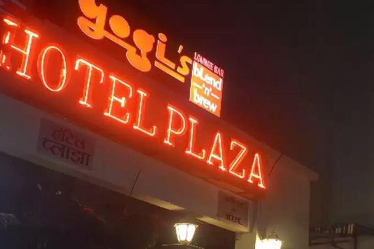 Hotel Plaza Mumbai Ngoại thất bức ảnh