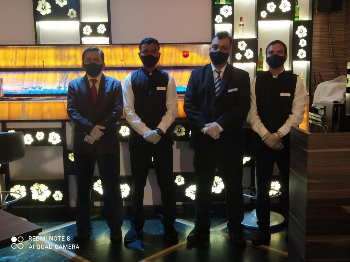 Hotel Plaza Mumbai Ngoại thất bức ảnh