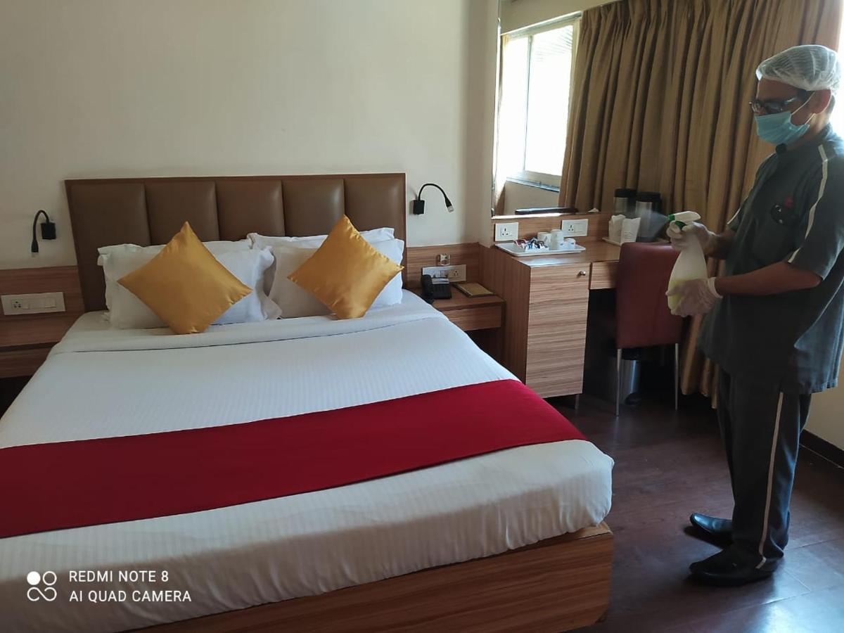 Hotel Plaza Mumbai Ngoại thất bức ảnh