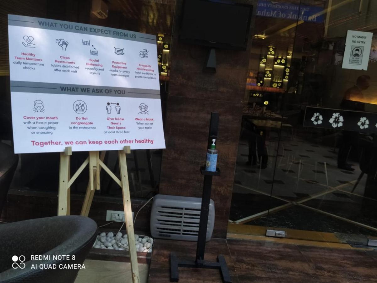 Hotel Plaza Mumbai Ngoại thất bức ảnh