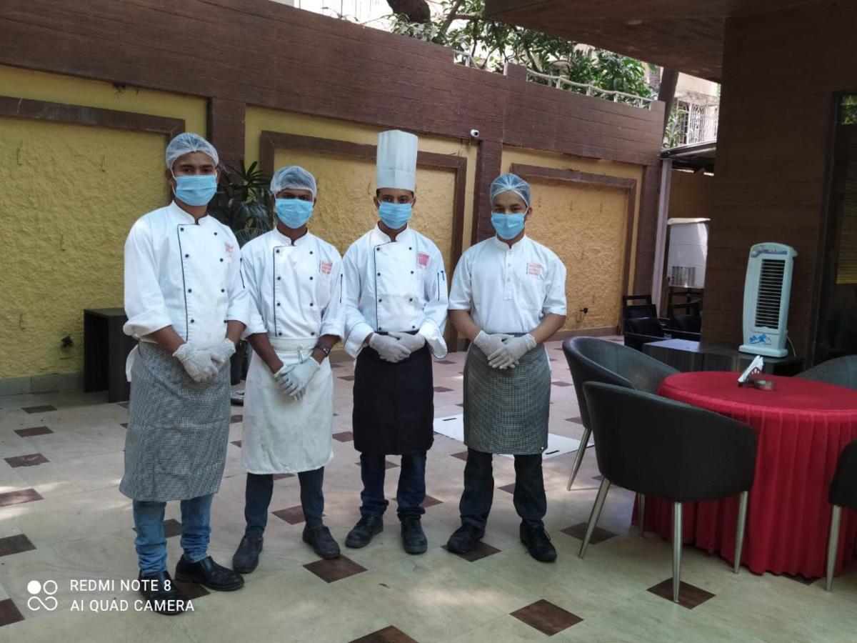 Hotel Plaza Mumbai Ngoại thất bức ảnh