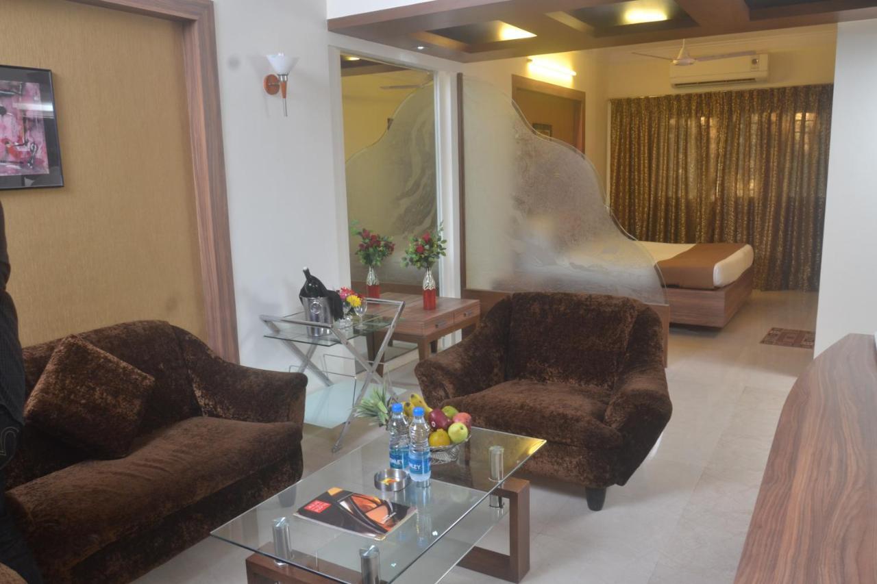 Hotel Plaza Mumbai Ngoại thất bức ảnh