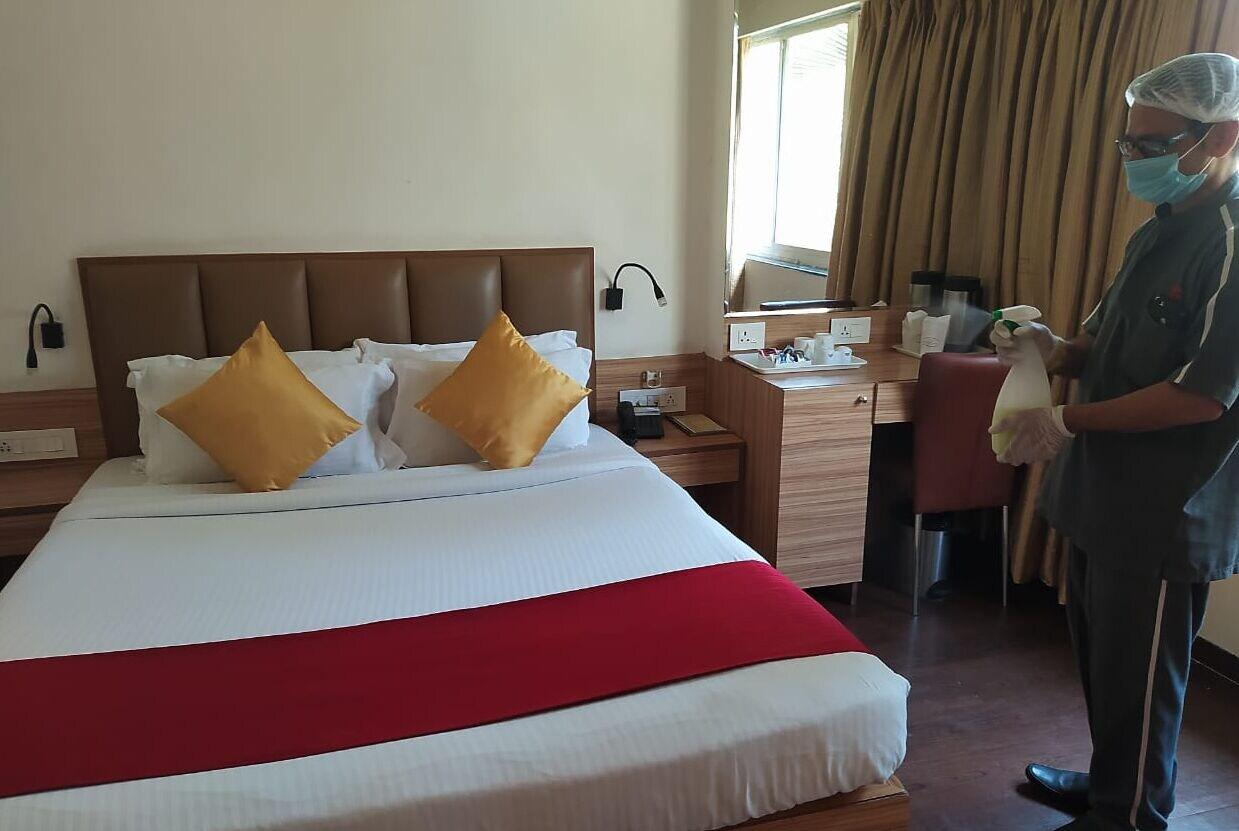 Hotel Plaza Mumbai Ngoại thất bức ảnh