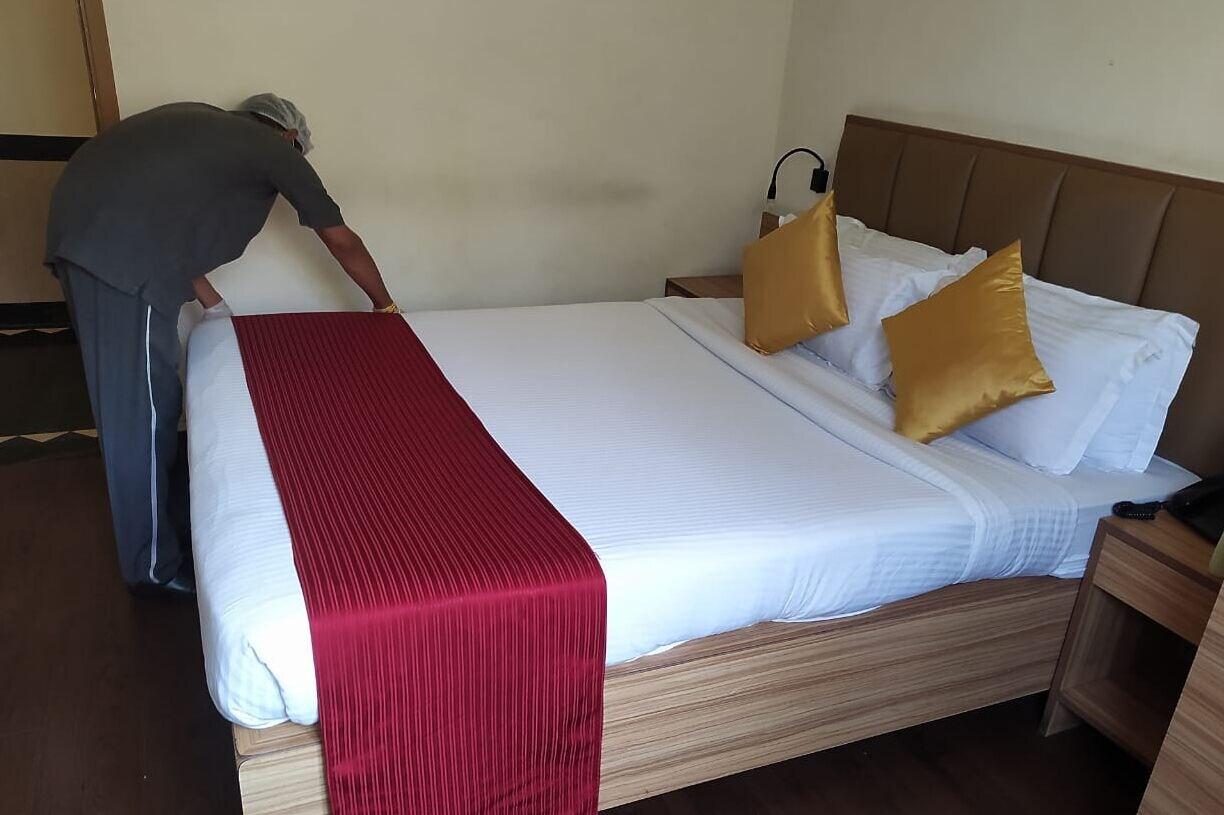 Hotel Plaza Mumbai Ngoại thất bức ảnh
