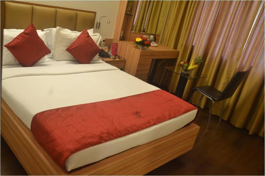 Hotel Plaza Mumbai Phòng bức ảnh