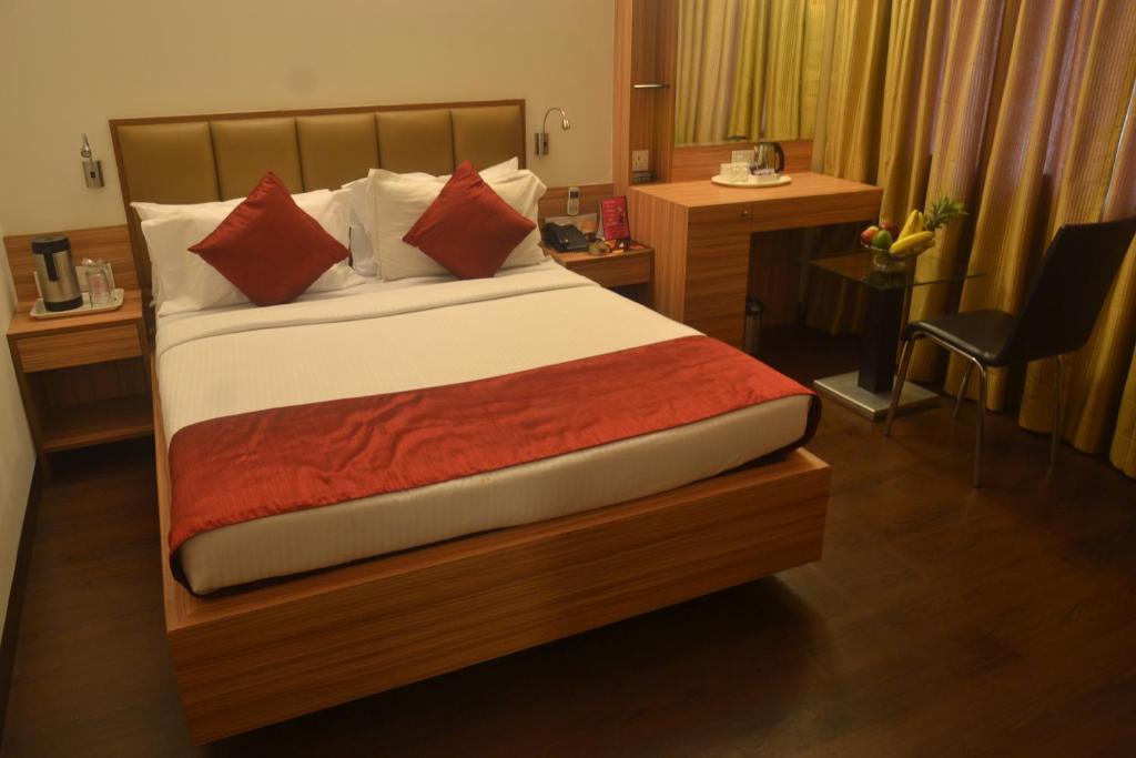 Hotel Plaza Mumbai Ngoại thất bức ảnh
