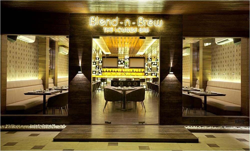 Hotel Plaza Mumbai Ngoại thất bức ảnh