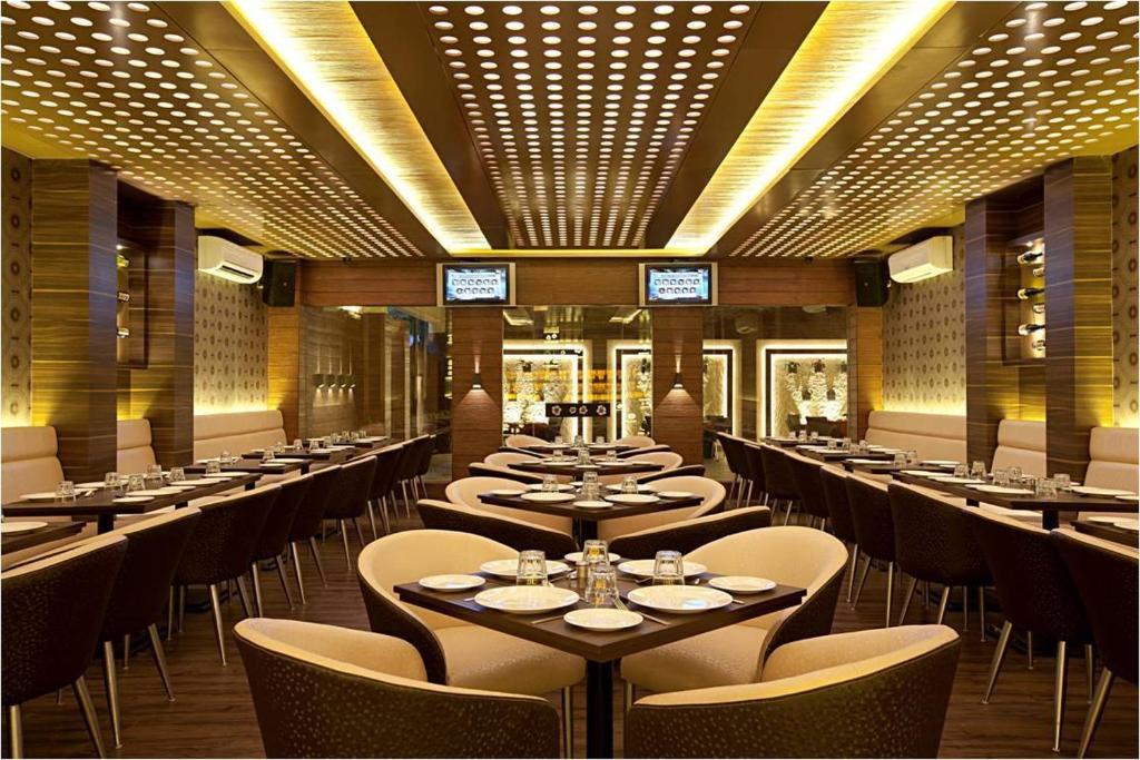 Hotel Plaza Mumbai Ngoại thất bức ảnh